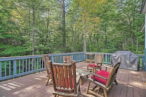 Private Deck w/ Gas Grill