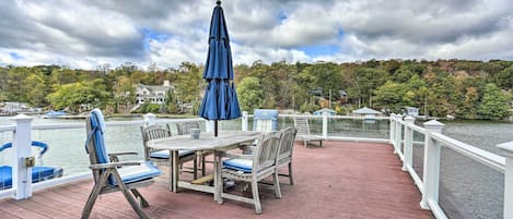 Welcome to your Lake Hopatcong retreat!