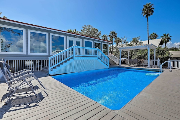 Houston Vacation Rental | 5BR | 4BA | Stairs Required | 2,400 Sq Ft