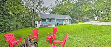 Twin Lakes Vacation Rental | 3BR | 2BA | Stairs Required | 940 Sq Ft