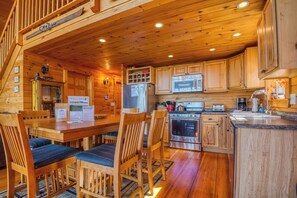 Fully Applianced Kitchen