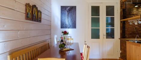 Enjoy family or friends dinner at the mahogany table.