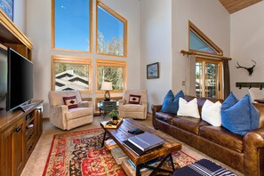 Expansive Windows To Bring in the Natural Light and Views