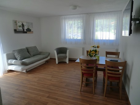 Ferienwohnung, 60qm, Terrasse, 2 Schlafzimmer, max. 5 Personen