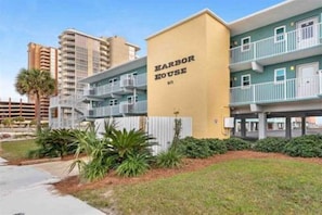 Street view of Harbor House condo complex 