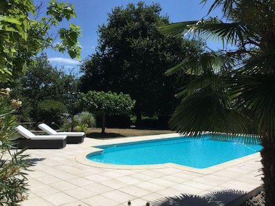 Lovely gîte nestled amongst vineyards and sunflower fields in SW France.