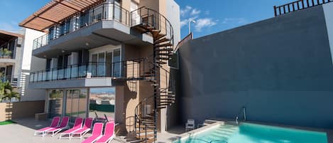 View of the Villa, Swimming Pool & Solarium