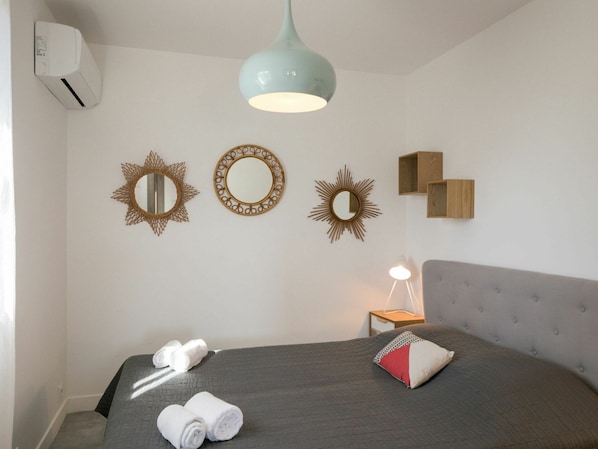 Property, Light, Wall Sticker, Wood, Comfort, Lighting, Interior Design, Floor, Flooring, Art