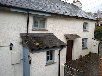 Carpenters Cottage is a beautiful Grade II listed cottage, full of character.