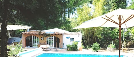 piscine et pool house