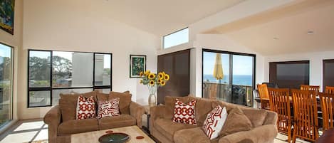 Ocean views from your living room in Solana Beach