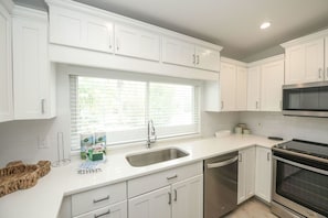 Kitchen, Beachfront Bungalow - AMI Locals