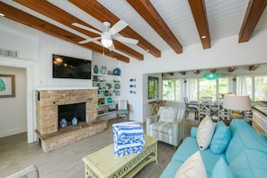 Living Room, Beachfront Bungalow - AMI Locals