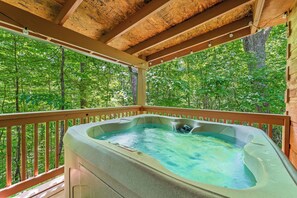 Deck | VIews | Hot Tub