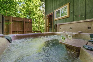 Hot Tub | Fire Pit | WiFi