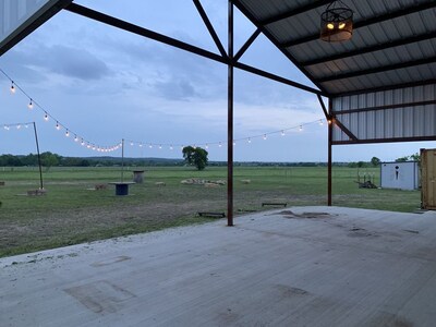 Peaceful Ranch Home near Antique Shops, Fossil Rim, & Glen Rose State Park