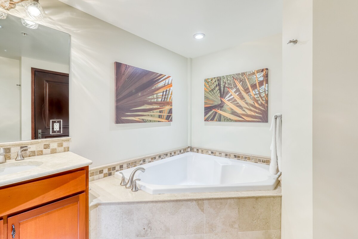 Updated Condo in Oceanfront Resort w/ AC & Shared Pool, Water slide, Spas