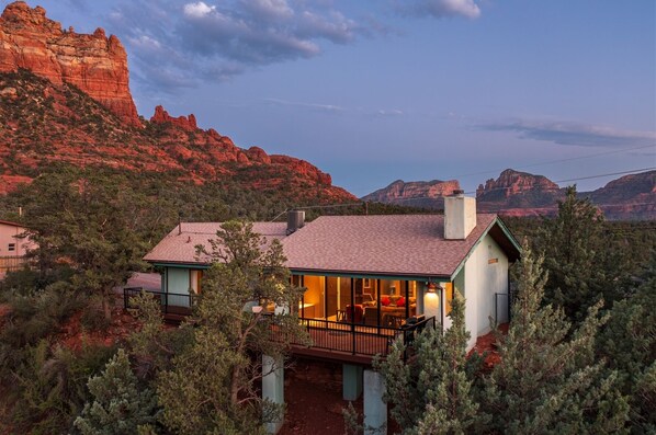 HillTop Harmony has Best Views in Sedona, Feels like You`re On Top of The World