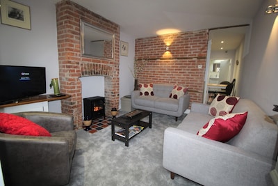 2 Bedroom City Centre Cottage set in a Private Courtyard