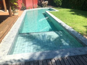 piscina com hidromassagem