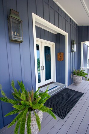 Exterior of Entry