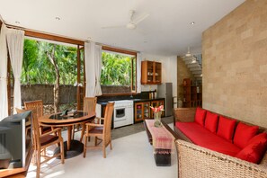 2 Bedrooms Villa, Uluwatu