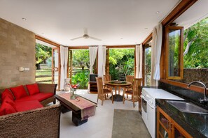 2 Bedrooms Villa, Uluwatu