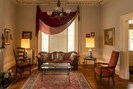 Salon right of entrance