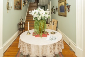 The Entrance -- from here go right; left; straight; or upstairs!