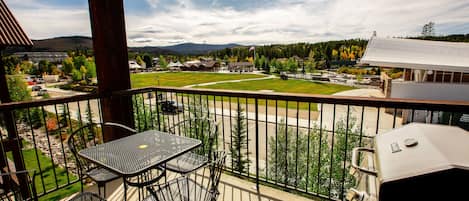 Trailhead Lodge 734 - a SkyRun Winter Park Property - Overlook the Music at Hideaway Park 