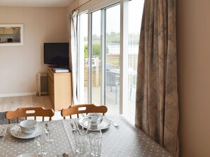 Open plan living space | Pintail, Brundall, near Norwich