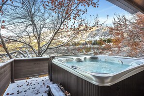 Private Hot tub balcony with city and mountain views