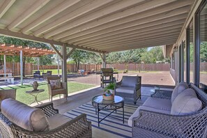 Private Yard | Gas Grill | Fire Pit | Outdoor Games