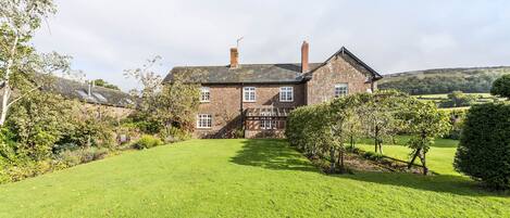 Hearn Lodge, Bishops Lydeard , Somerset: All the property's rooms view its own secluded wildflower garden