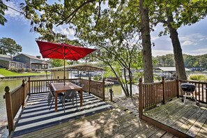 Deck | Outdoor Dining Area | Charcoal Grill
