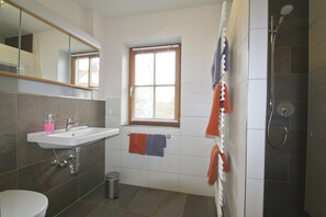 Ferienwohnung Hoamat bis 4 Personen, 70 qm, 2 sep. Schlafzimmer, Balkon-Badezimmer Ferienwohnung Hoamat