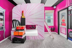 Fashionista *Theme Room 2* on Second Floor