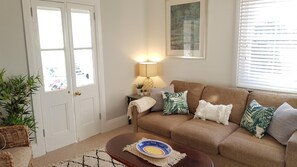 Apartment 6 - The Coachhouse (110)