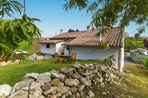 Facade/entrance,Garden,Garden view