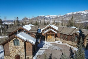 -Mountain-Village-Vacation-Rental-The-Pinnacle-1