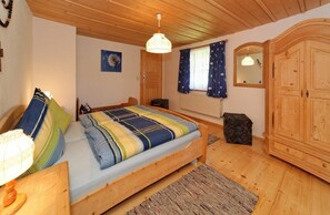 Ferienwohnung Sonnenblume-Schlafzimmer2 Sonnen