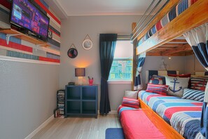 Bunk room sleeps 5 Adults (or kids)
Full / Full / Twin