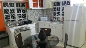 Kitchen & Dining Area