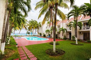 Pathway to pool and beach
