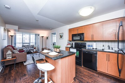 Gorgeous 2BR & 2BTH Condo in Mississauga Downtown Celebration Square