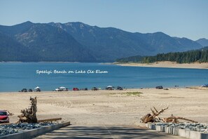Lake Cle Elum is only minutes away!