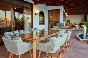 ...dining and relaxing...