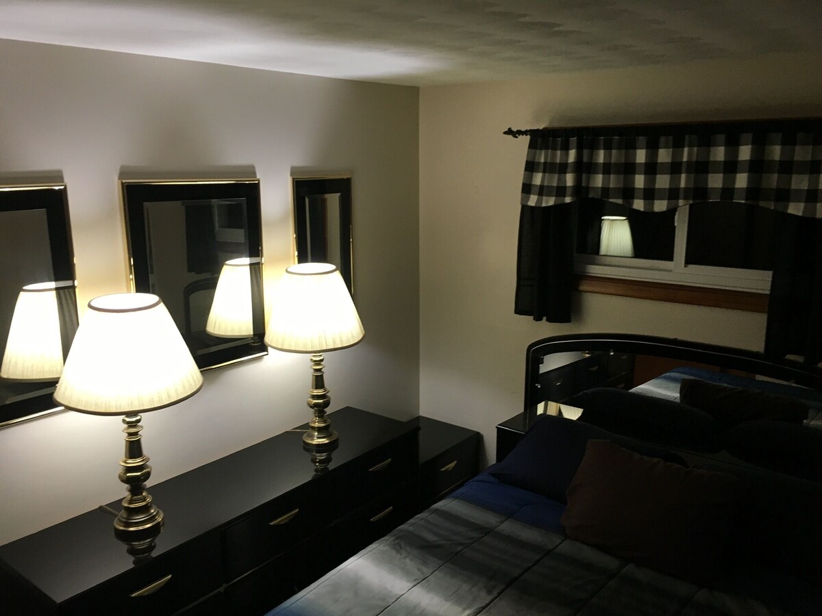 Lakefront home away from home with hot tub