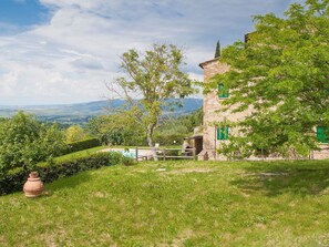 Eigentum, Haus, Grün, Natürliche Landschaft, Baum, Grundeigentum, Hütte, Ländliches Gebiet, Grundstueck, Himmel