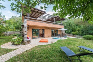 Modern & Ethnic,  beautiful garden, 3000m2 private property, few meters from sea